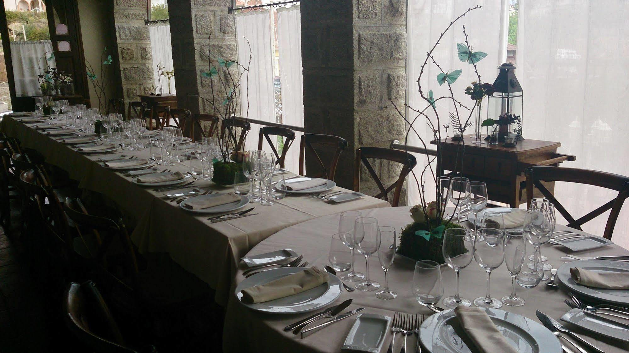 Posada Real Restaurante El Linar Del Zaire Burgohondo Bagian luar foto